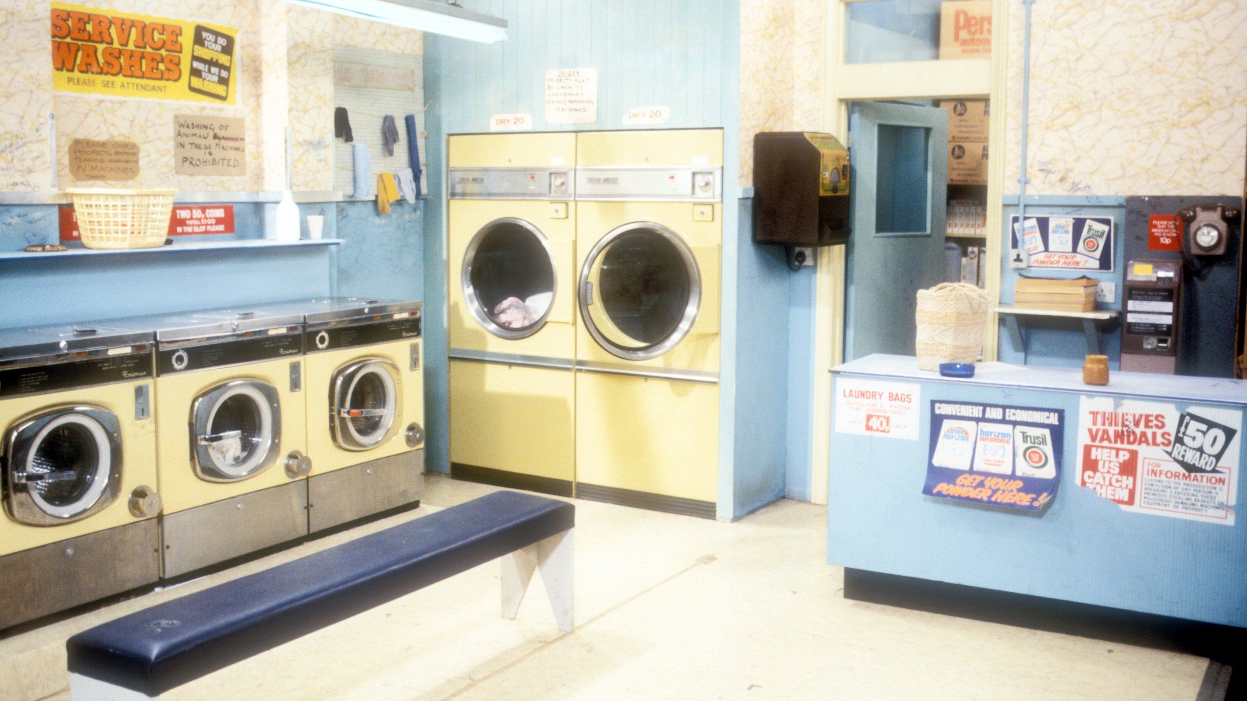 1986_Eastenders_laudrette